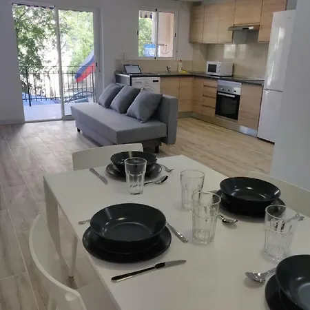 Lovely 2 Bed 2 Bath Near To Beach: Amposta Apartment