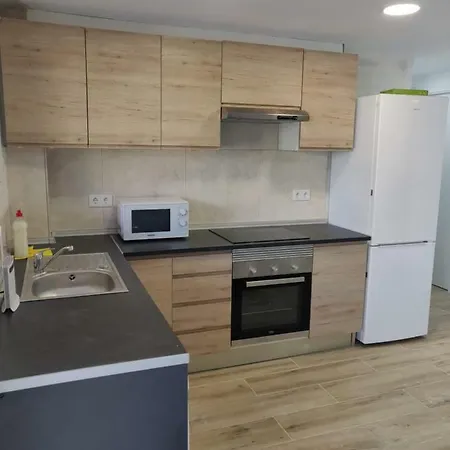 Lovely 2 Bed 2 Bath Near To Beach: Amposta Apartment