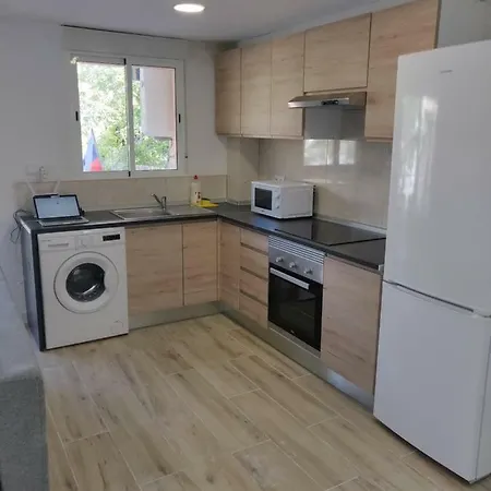 Apartment Lovely 2 Bed 2 Bath Near To Beach: Amposta
