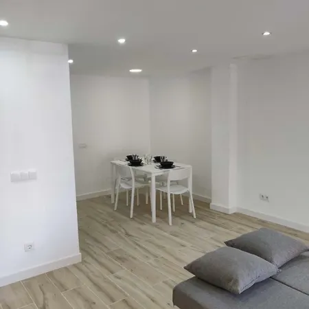 Apartment Lovely 2 Bed 2 Bath Near To Beach: Amposta