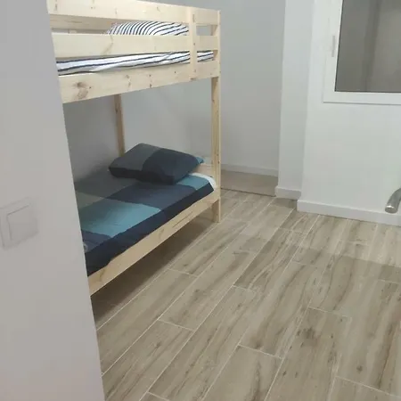 Lovely 2 Bed 2 Bath Near To Beach: Amposta Apartment Salou